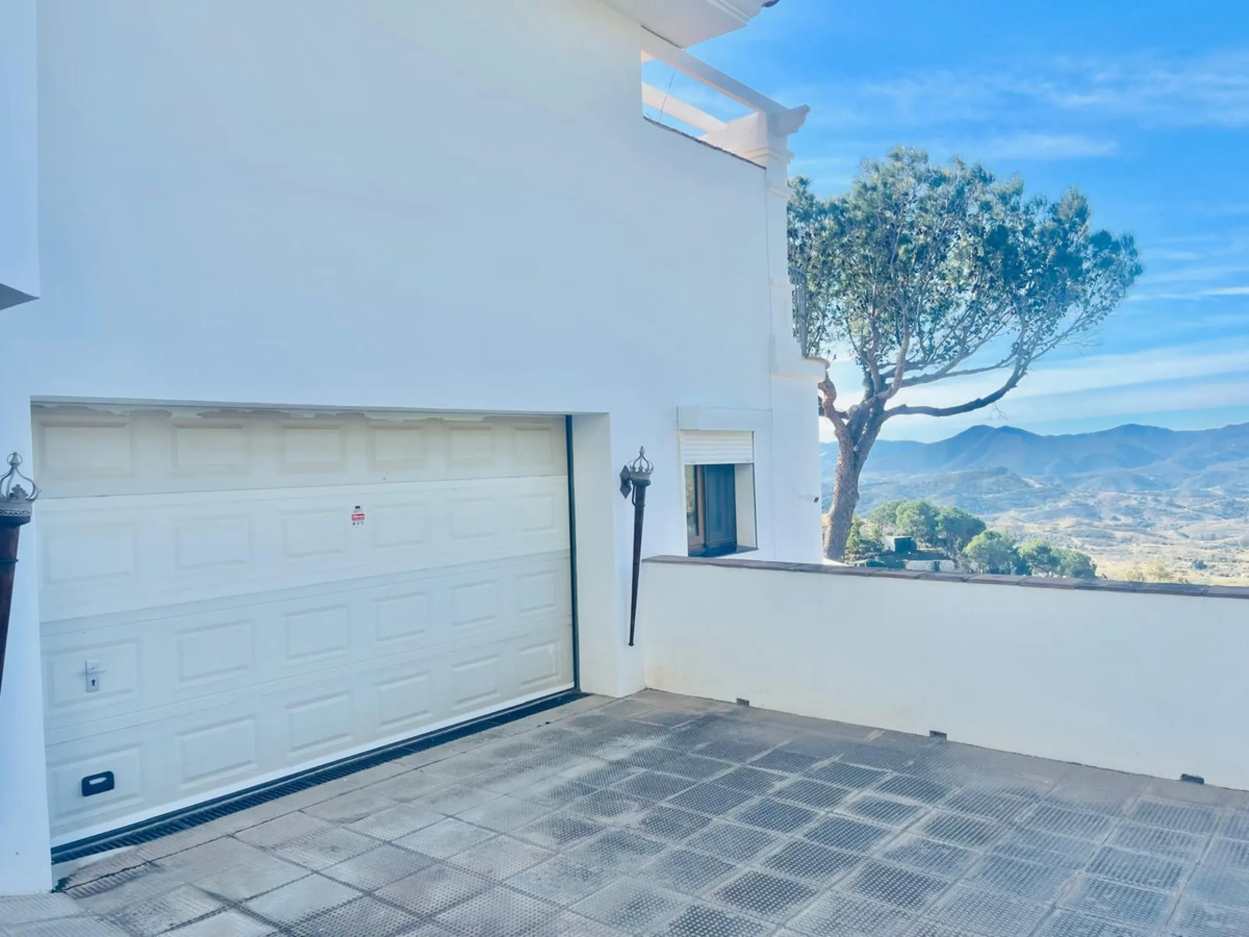 Luxury 4-Bedroom Villa with Guest Apartment & Panoramic Views in Valtocado