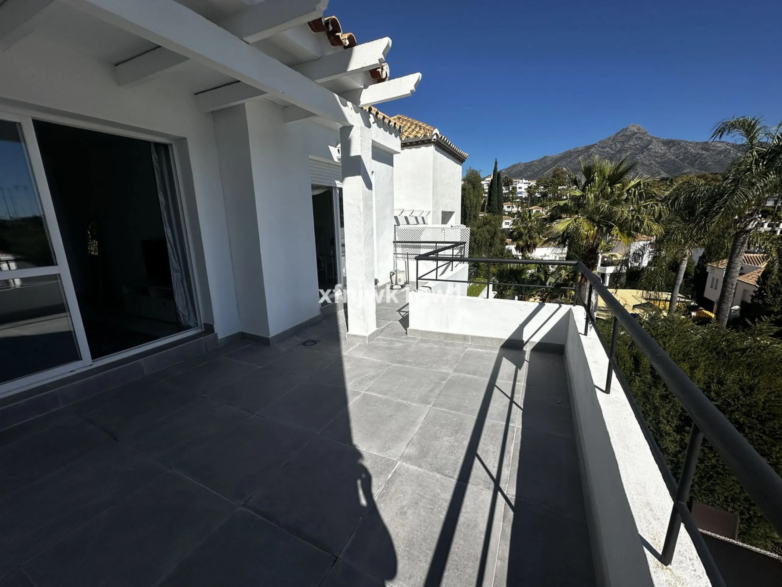 Apartment - Middle Floor Apartment в продаже в Marbella, Málaga. В доме 2 спален и 2 ванных комнат. Площадь дома 106 м²