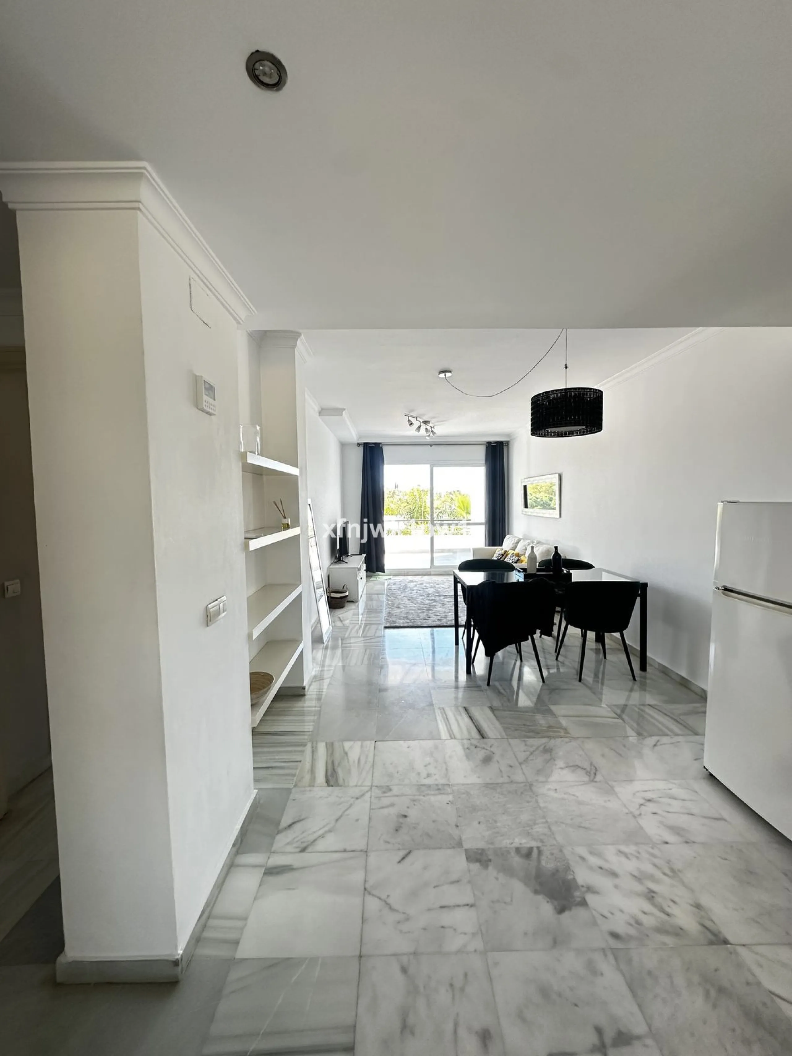 Apartment - Middle Floor Apartment в продаже в Marbella, Málaga. В доме 2 спален и 2 ванных комнат. Площадь дома 106 м²
