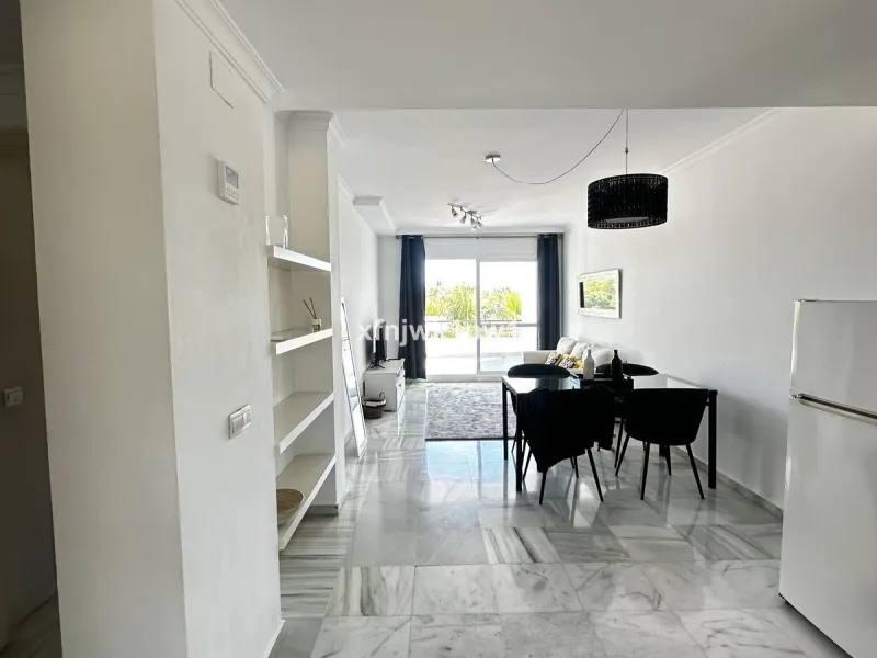 Apartment - Middle Floor Apartment в продаже в Marbella, Málaga. В доме 2 спален и 2 ванных комнат. Площадь дома 106 м²
