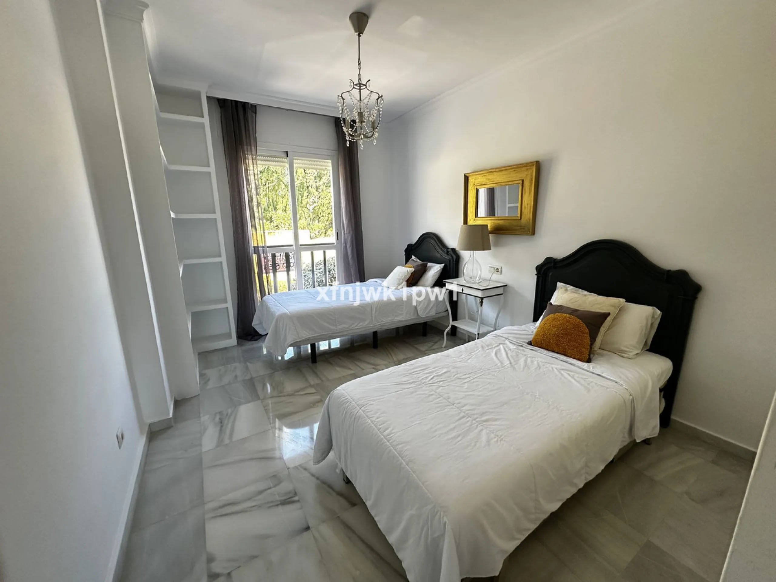 Apartment - Middle Floor Apartment в продаже в Marbella, Málaga. В доме 2 спален и 2 ванных комнат. Площадь дома 106 м²