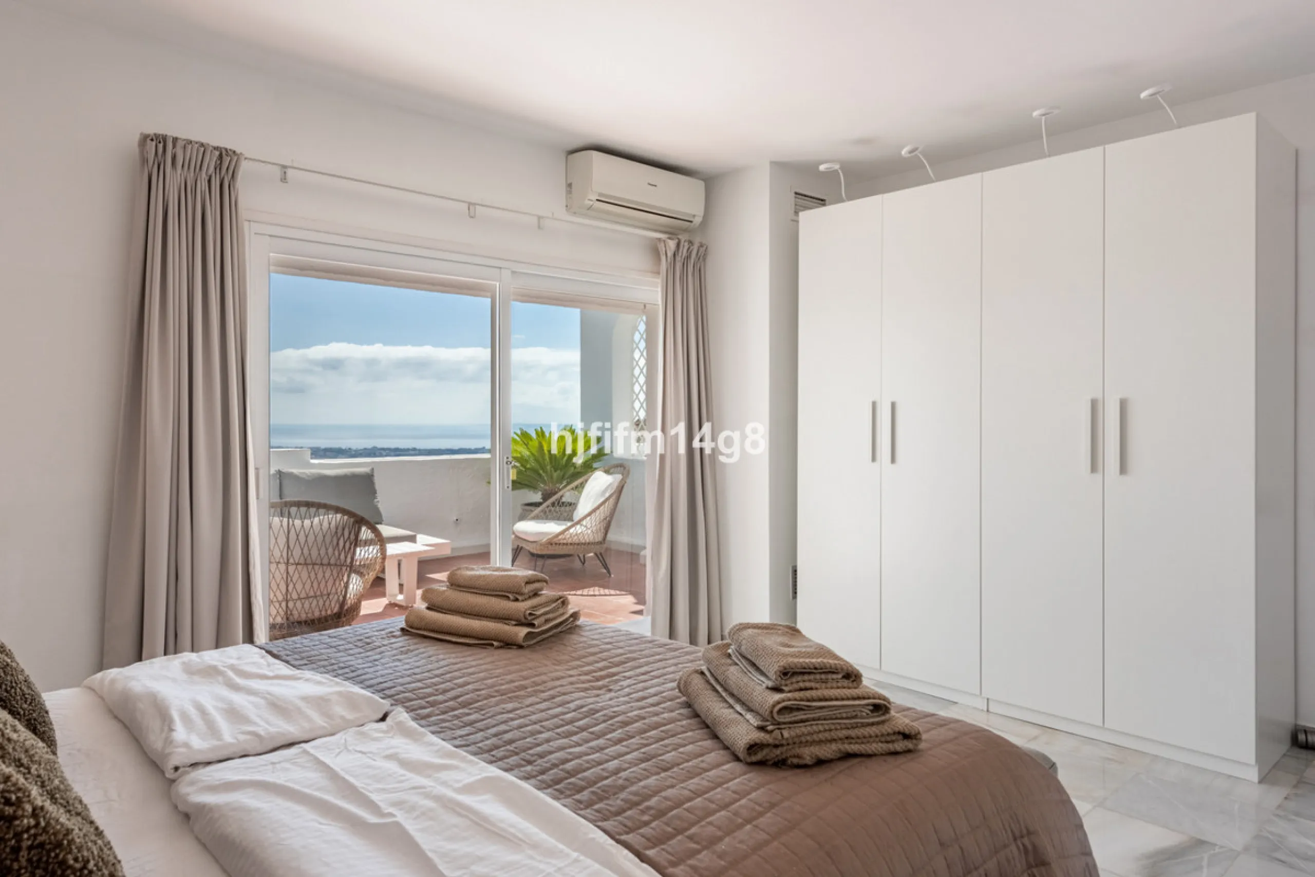 Discover a stunning apartment with the charm and feel of a townhouse in the exclusive Las Colinas de Marbella. This exceptional property, with a total of 241m² (152m² interior plus 89m² of terraces), combines space, natural light, and panoramic views, off