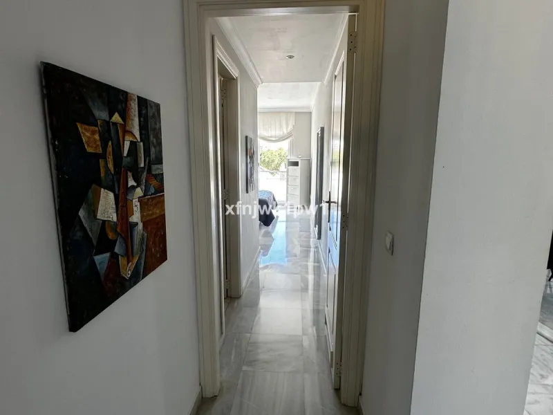 Apartment - Middle Floor Apartment в продаже в Marbella, Málaga. В доме 2 спален и 2 ванных комнат. Площадь дома 106 м²