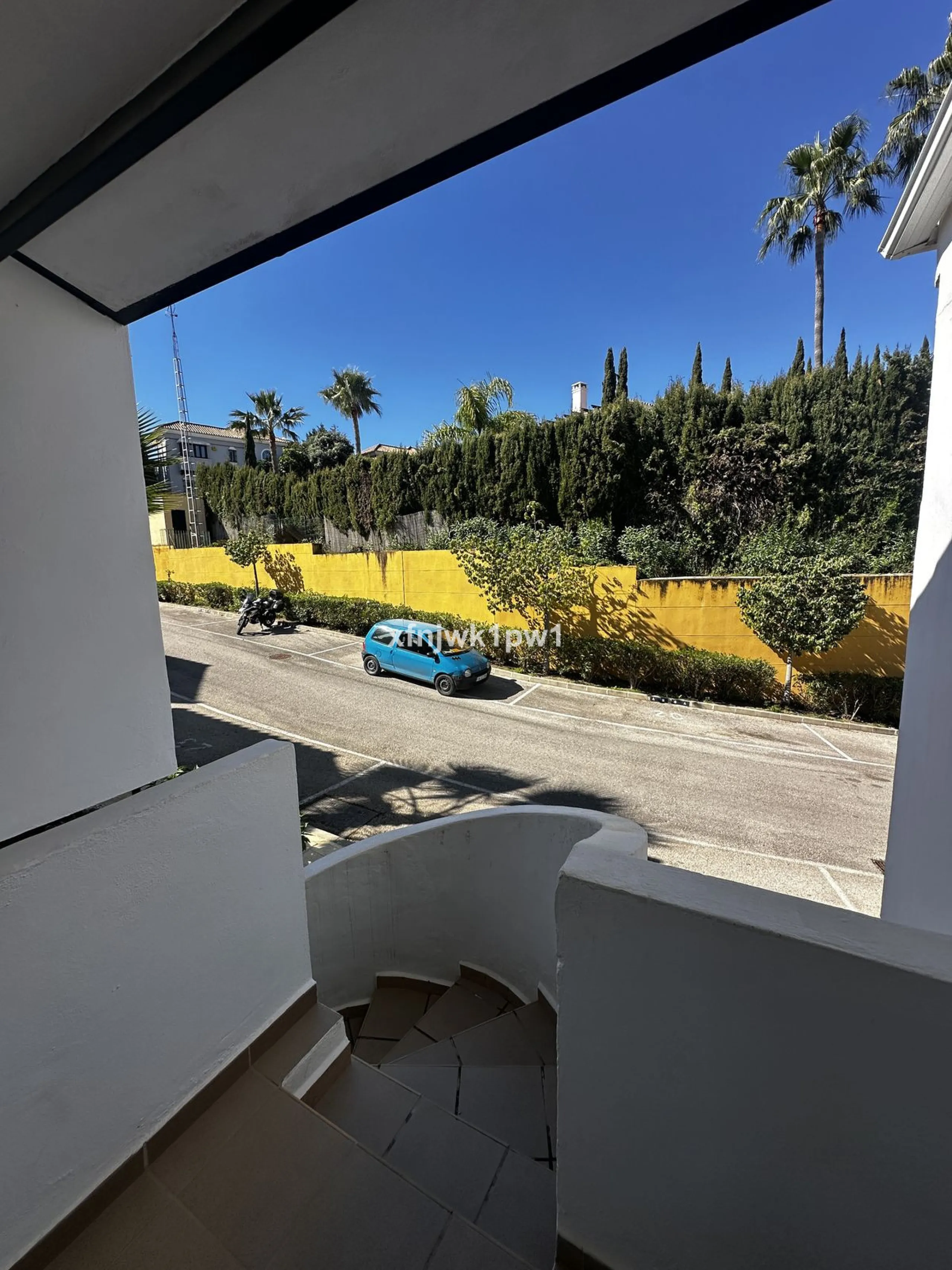 Apartment - Middle Floor Apartment в продаже в Marbella, Málaga. В доме 2 спален и 2 ванных комнат. Площадь дома 106 м²