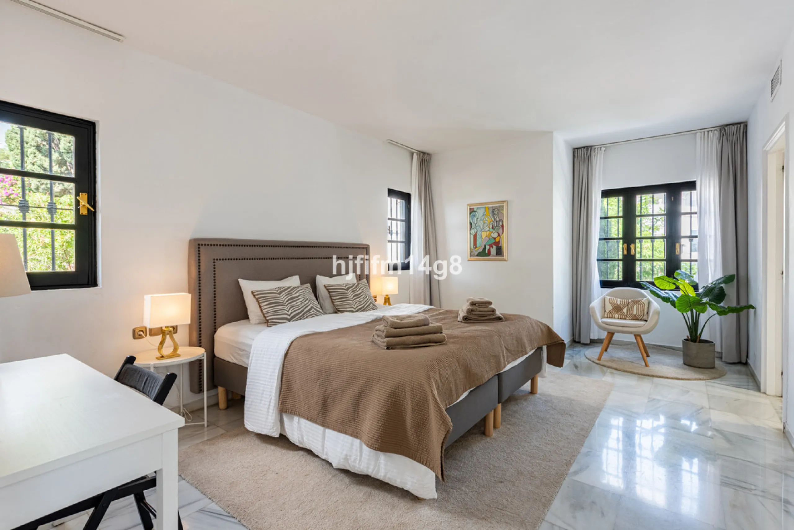 Discover a stunning apartment with the charm and feel of a townhouse in the exclusive Las Colinas de Marbella. This exceptional property, with a total of 241m² (152m² interior plus 89m² of terraces), combines space, natural light, and panoramic views, off