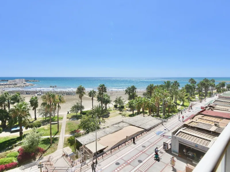 Dream Apartment on the Beachfront – Puerto Marina, Benalmádena