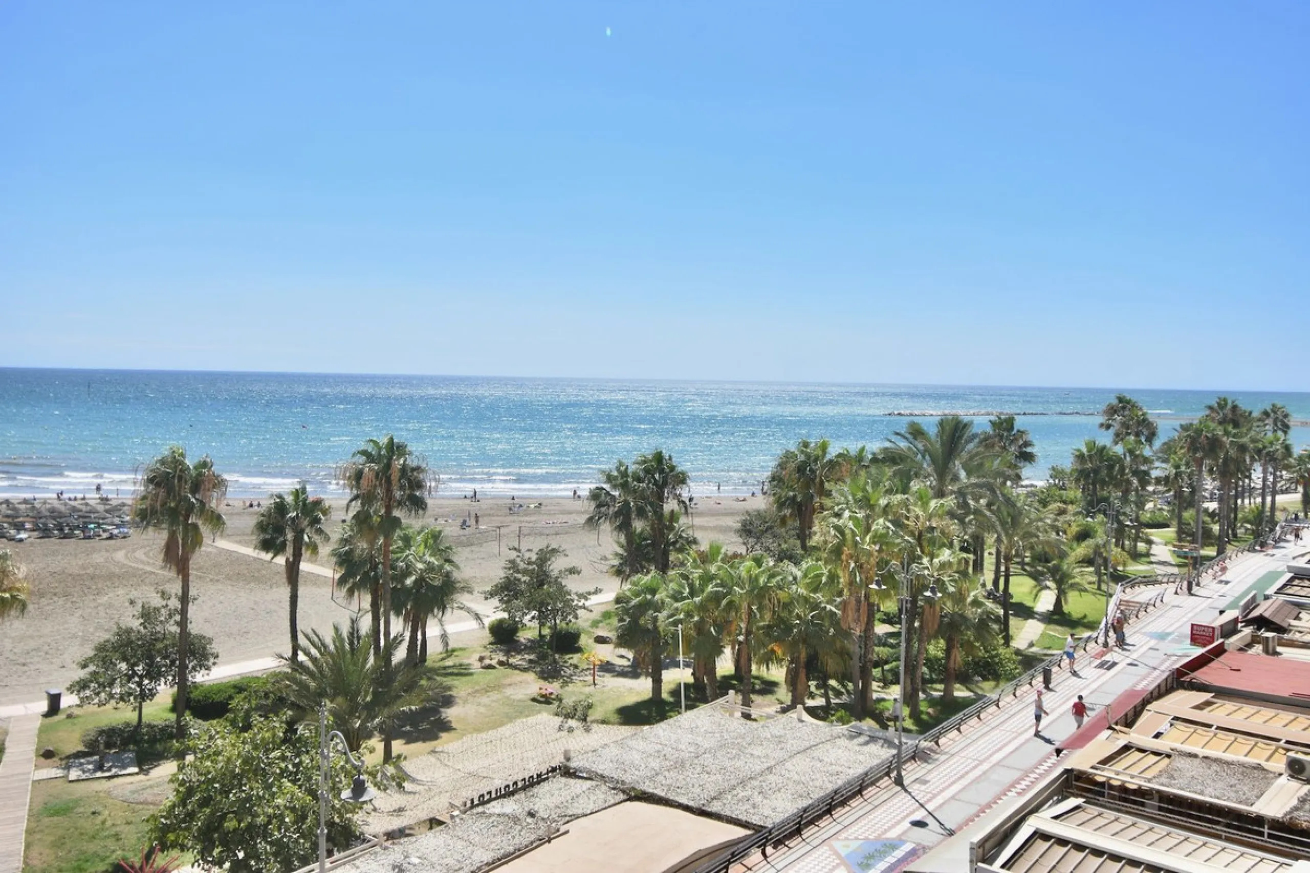 Dream Apartment on the Beachfront – Puerto Marina, Benalmádena