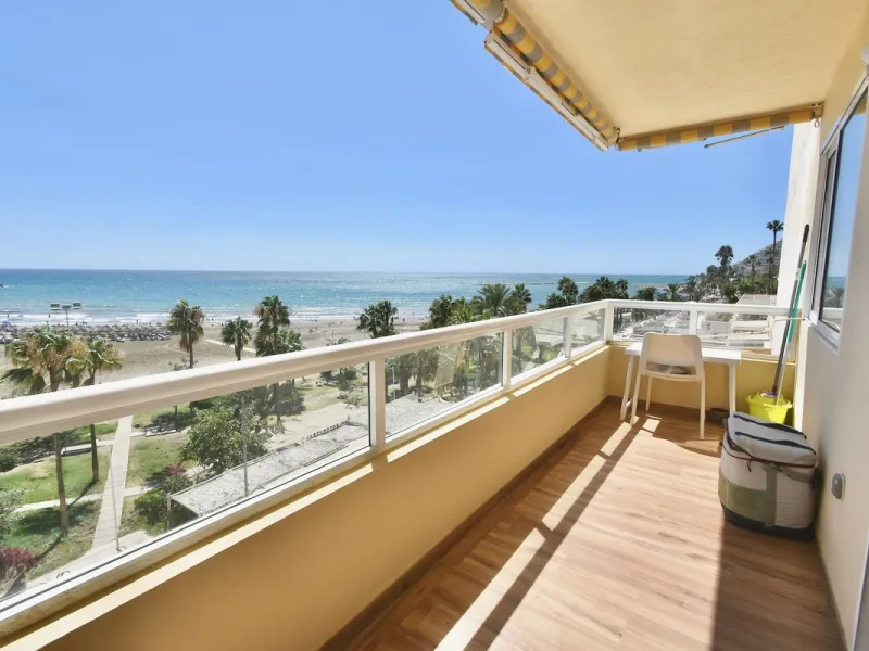Dream Apartment on the Beachfront – Puerto Marina, Benalmádena