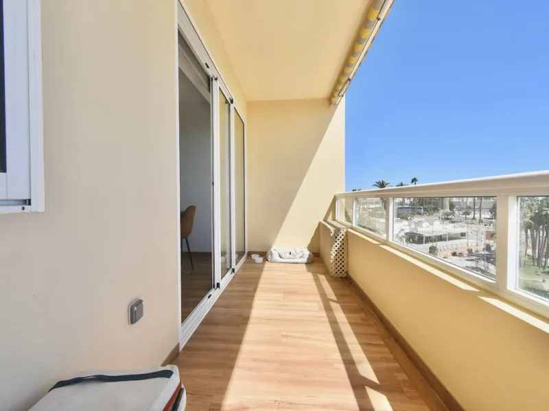 Dream Apartment on the Beachfront – Puerto Marina, Benalmádena