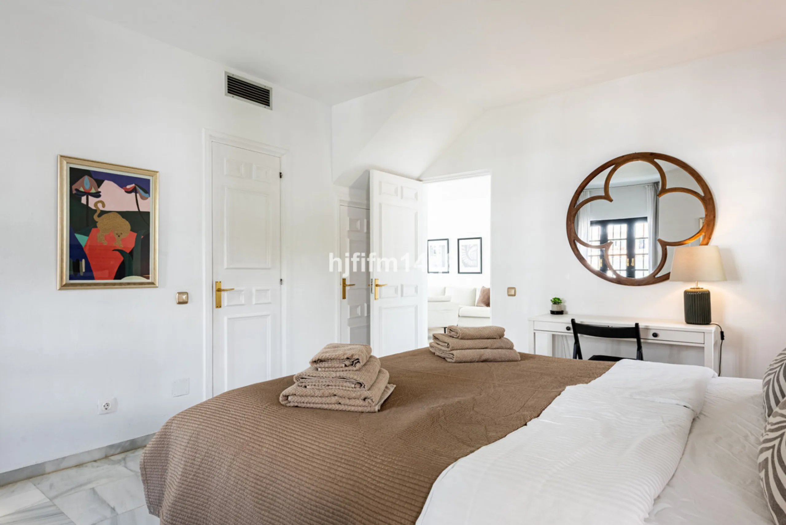 Discover a stunning apartment with the charm and feel of a townhouse in the exclusive Las Colinas de Marbella. This exceptional property, with a total of 241m² (152m² interior plus 89m² of terraces), combines space, natural light, and panoramic views, off