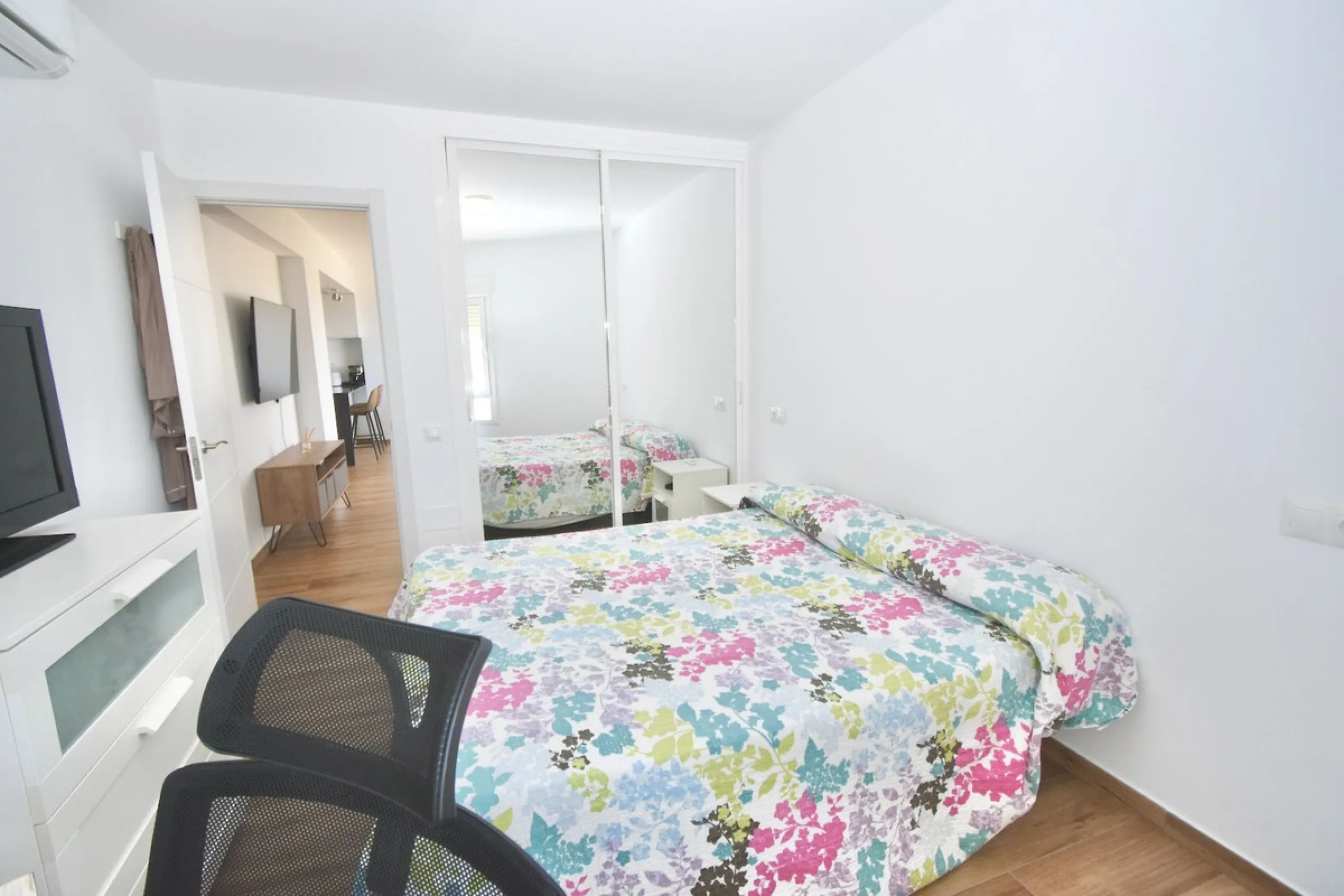 Dream Apartment on the Beachfront – Puerto Marina, Benalmádena