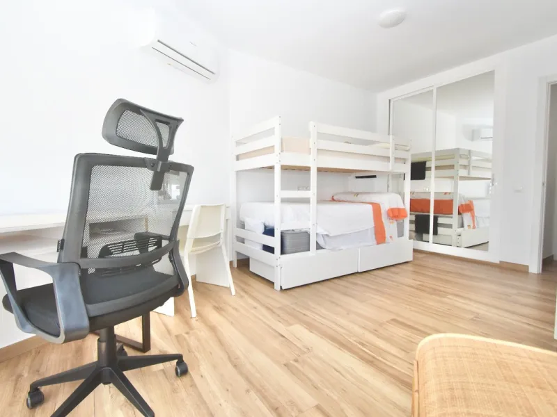 Dream Apartment on the Beachfront – Puerto Marina, Benalmádena