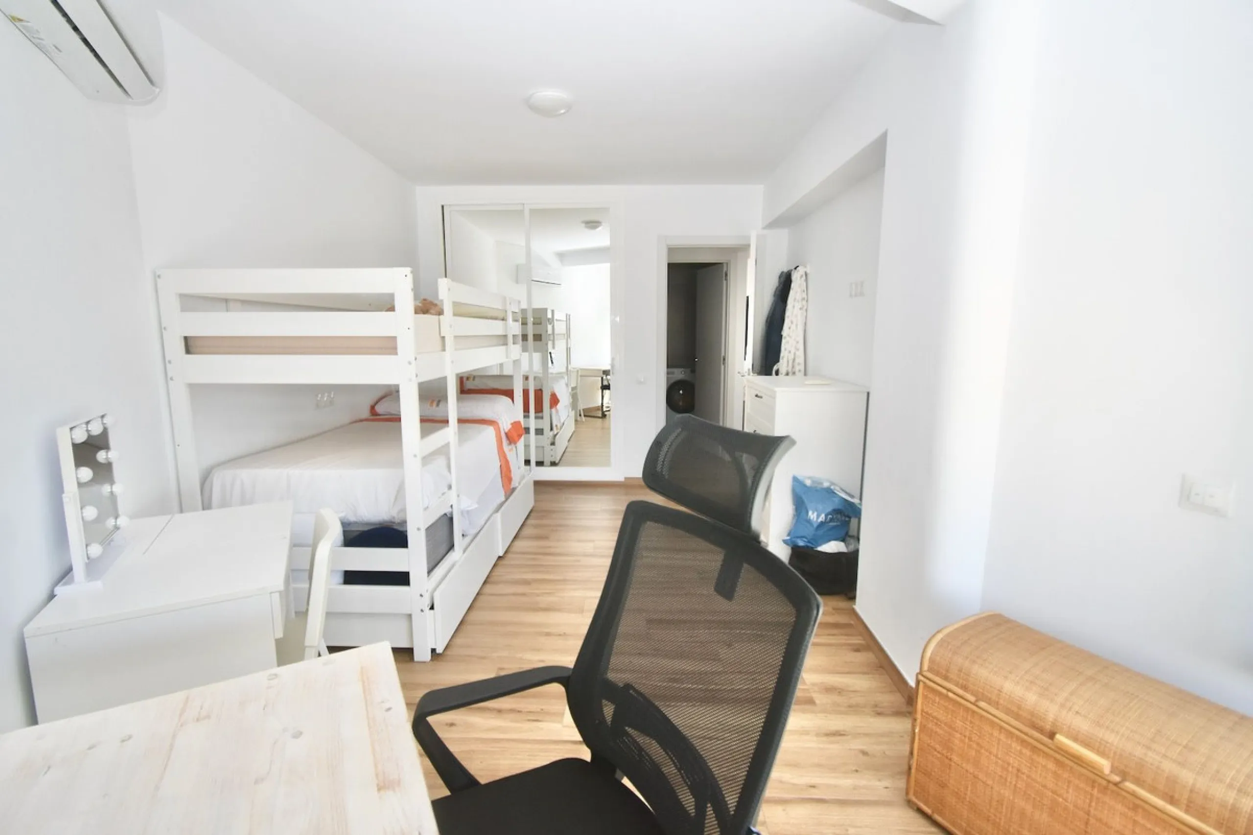 Dream Apartment on the Beachfront – Puerto Marina, Benalmádena