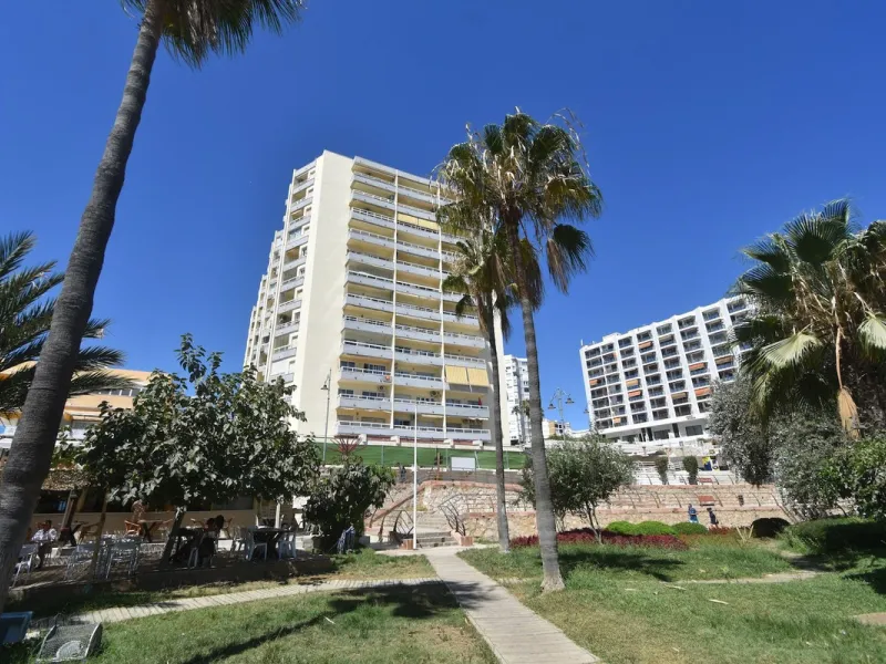 Dream Apartment on the Beachfront – Puerto Marina, Benalmádena