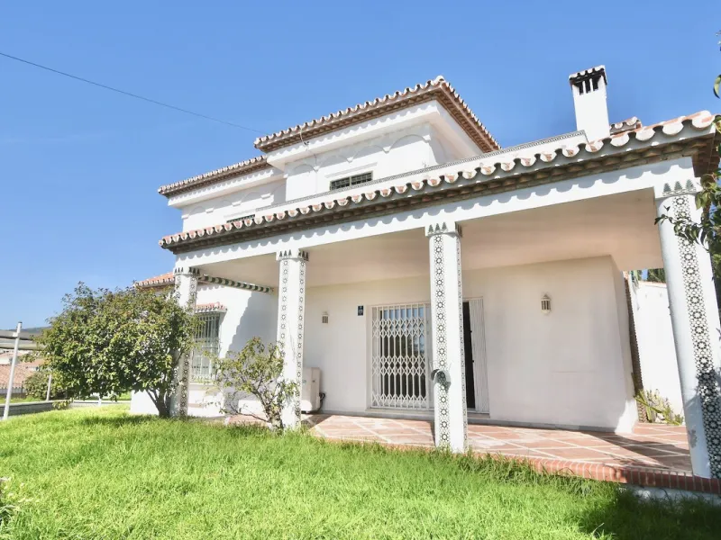 EXCLUSIVE VILLA WITH SEA VIEWS IN TORRENUEVA – LA CALA DE MIJAS