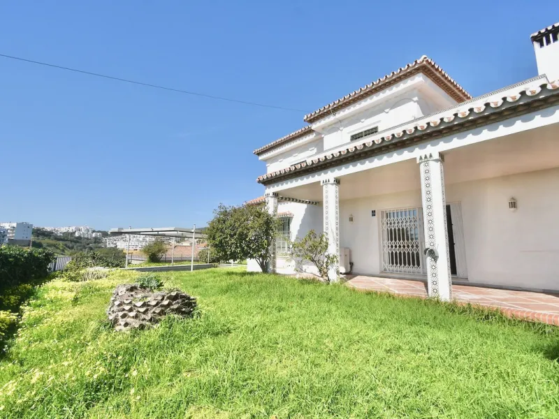 EXCLUSIVE VILLA WITH SEA VIEWS IN TORRENUEVA – LA CALA DE MIJAS