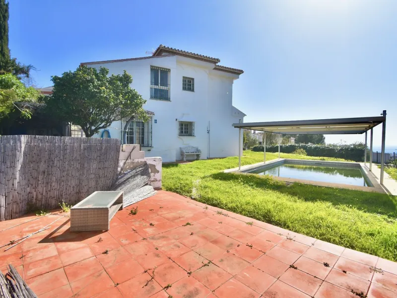 EXCLUSIVE VILLA WITH SEA VIEWS IN TORRENUEVA – LA CALA DE MIJAS