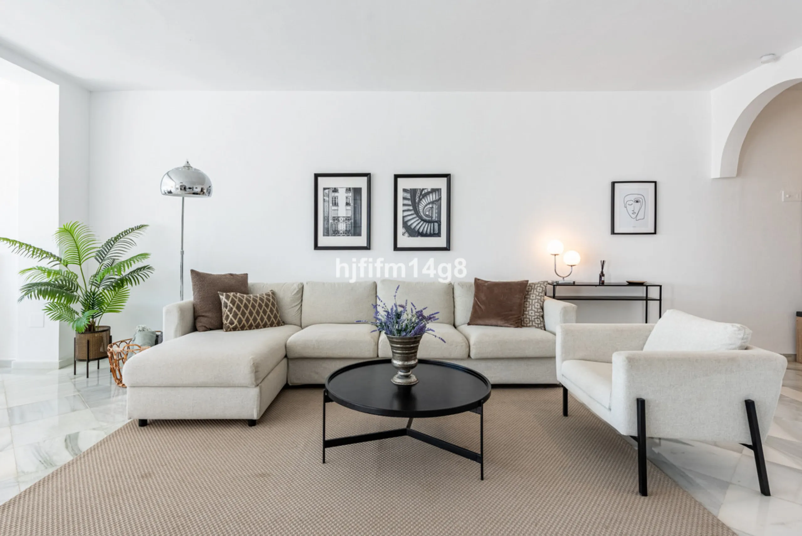 Discover a stunning apartment with the charm and feel of a townhouse in the exclusive Las Colinas de Marbella. This exceptional property, with a total of 241m² (152m² interior plus 89m² of terraces), combines space, natural light, and panoramic views, off