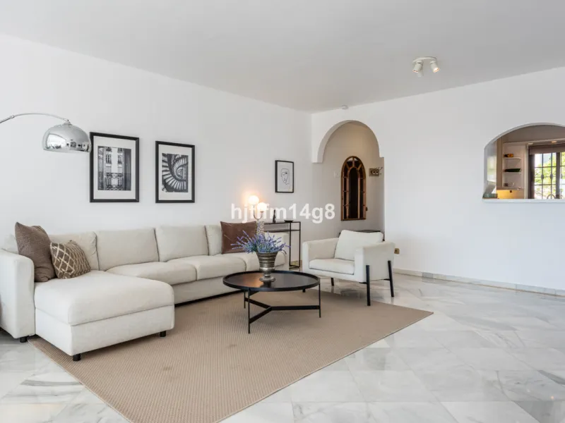 Discover a stunning apartment with the charm and feel of a townhouse in the exclusive Las Colinas de Marbella. This exceptional property, with a total of 241m² (152m² interior plus 89m² of terraces), combines space, natural light, and panoramic views, off