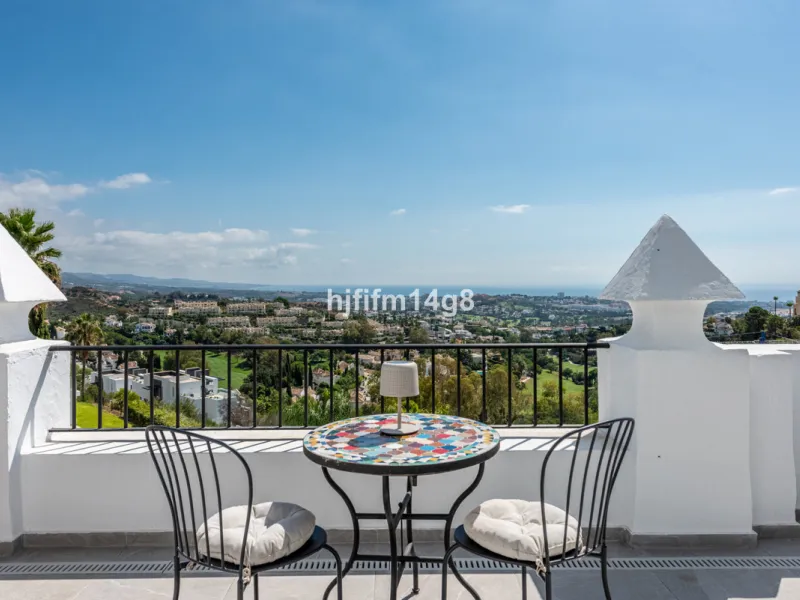 Discover a stunning apartment with the charm and feel of a townhouse in the exclusive Las Colinas de Marbella. This exceptional property, with a total of 241m² (152m² interior plus 89m² of terraces), combines space, natural light, and panoramic views, off