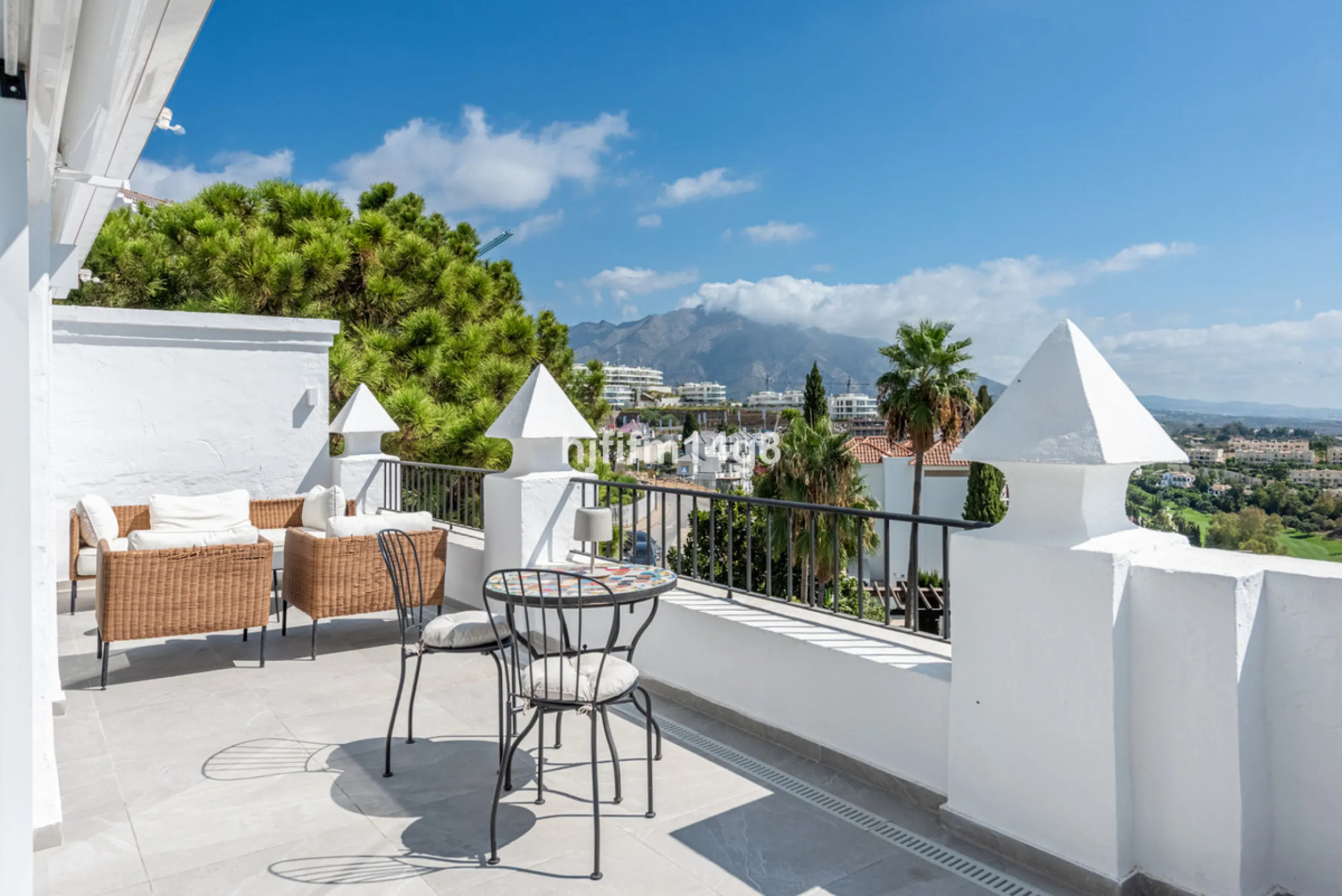 Discover a stunning apartment with the charm and feel of a townhouse in the exclusive Las Colinas de Marbella. This exceptional property, with a total of 241m² (152m² interior plus 89m² of terraces), combines space, natural light, and panoramic views, off