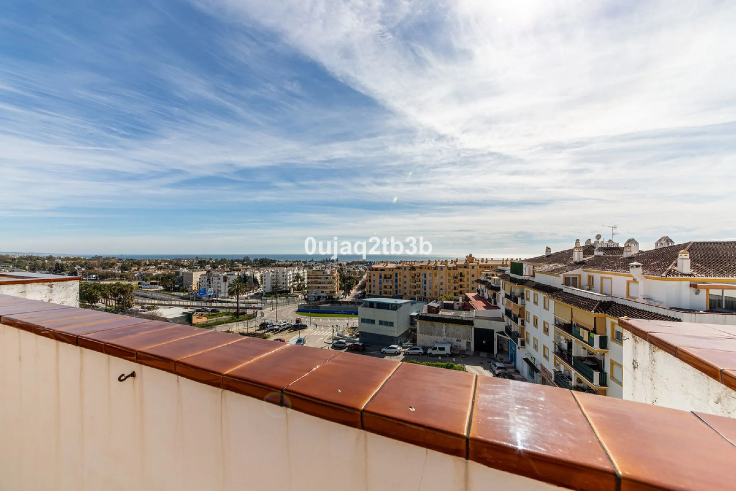 Magnificent penthouse in San Pedro de Alcántara, located in a well-established area with all amenities within walking distance, including shops, landscaped areas, schools and the town centre. The property offers easy and convenient access by car, making i