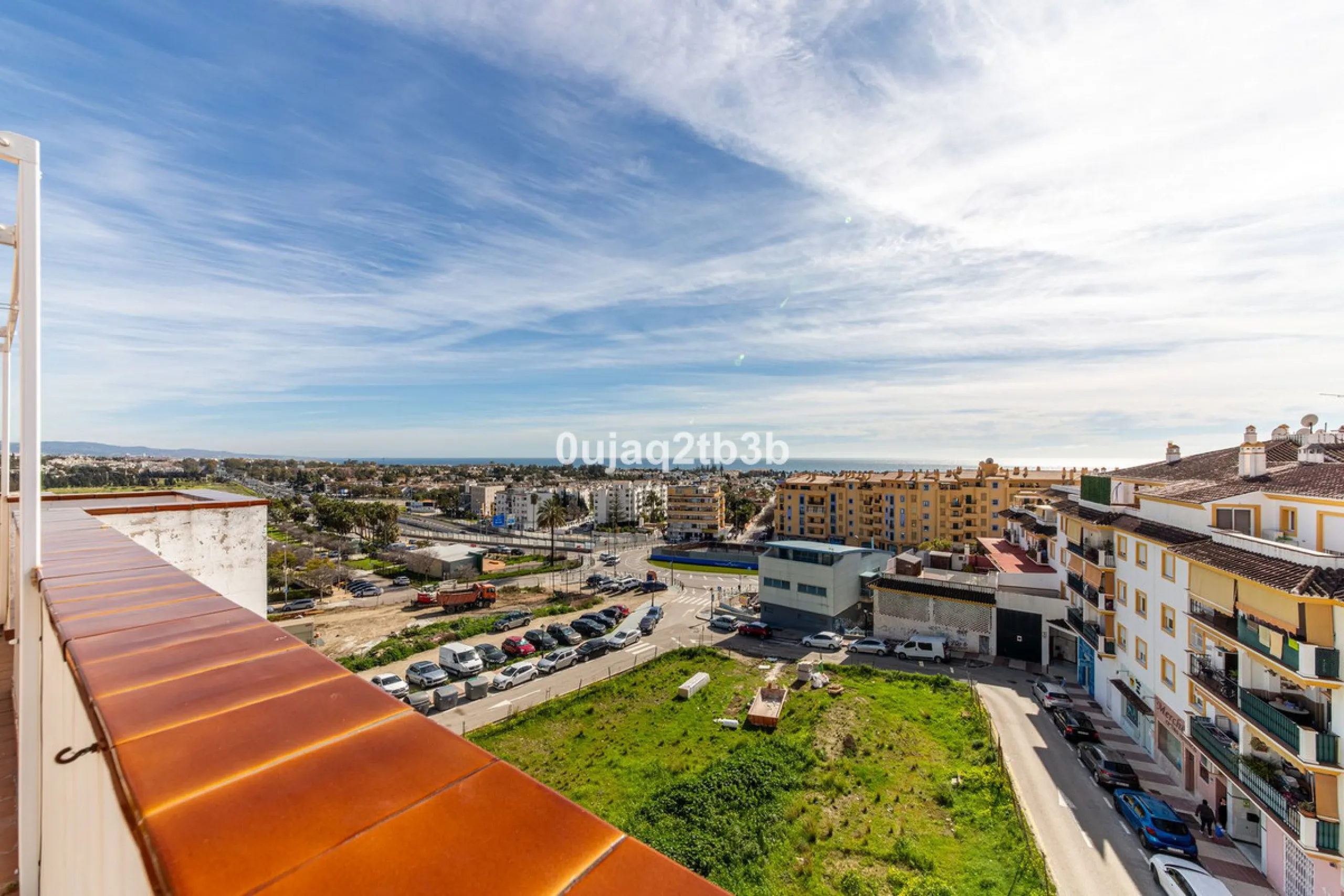 Magnificent penthouse in San Pedro de Alcántara, located in a well-established area with all amenities within walking distance, including shops, landscaped areas, schools and the town centre. The property offers easy and convenient access by car, making i