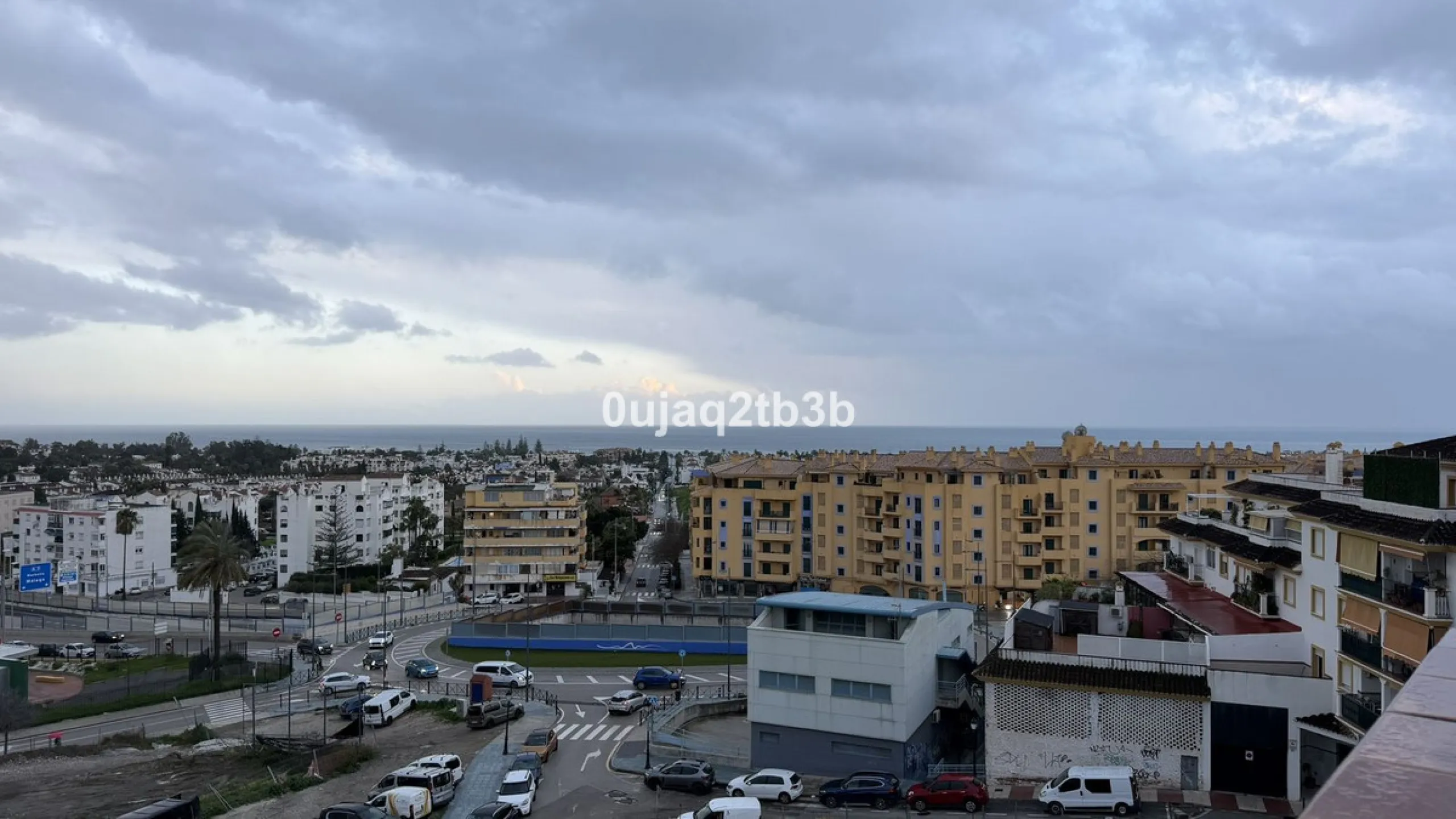Magnificent penthouse in San Pedro de Alcántara, located in a well-established area with all amenities within walking distance, including shops, landscaped areas, schools and the town centre. The property offers easy and convenient access by car, making i