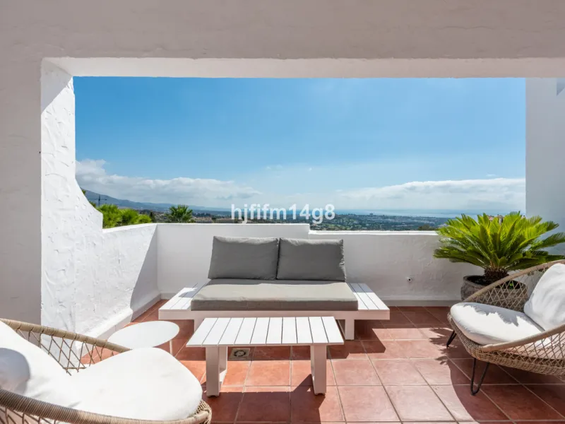 Discover a stunning apartment with the charm and feel of a townhouse in the exclusive Las Colinas de Marbella. This exceptional property, with a total of 241m² (152m² interior plus 89m² of terraces), combines space, natural light, and panoramic views, off