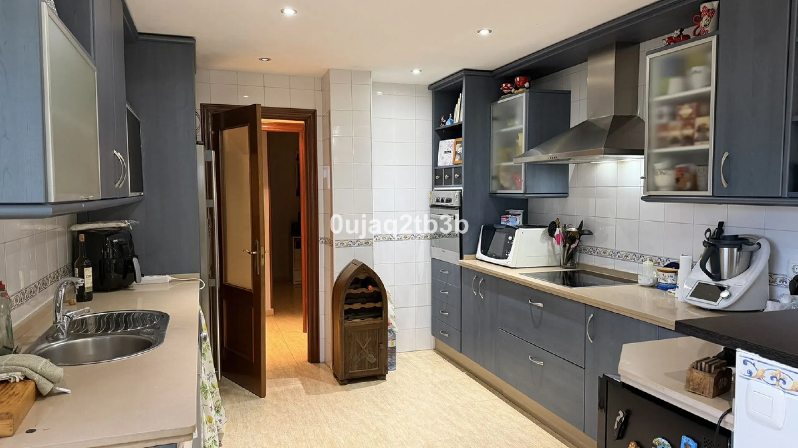 Magnificent penthouse in San Pedro de Alcántara, located in a well-established area with all amenities within walking distance, including shops, landscaped areas, schools and the town centre. The property offers easy and convenient access by car, making i