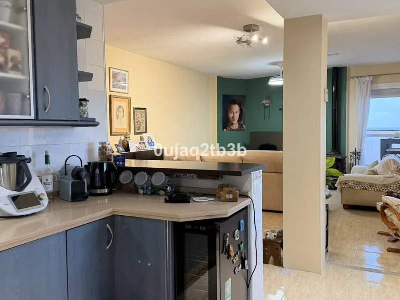 Magnificent penthouse in San Pedro de Alcántara, located in a well-established area with all amenities within walking distance, including shops, landscaped areas, schools and the town centre. The property offers easy and convenient access by car, making i