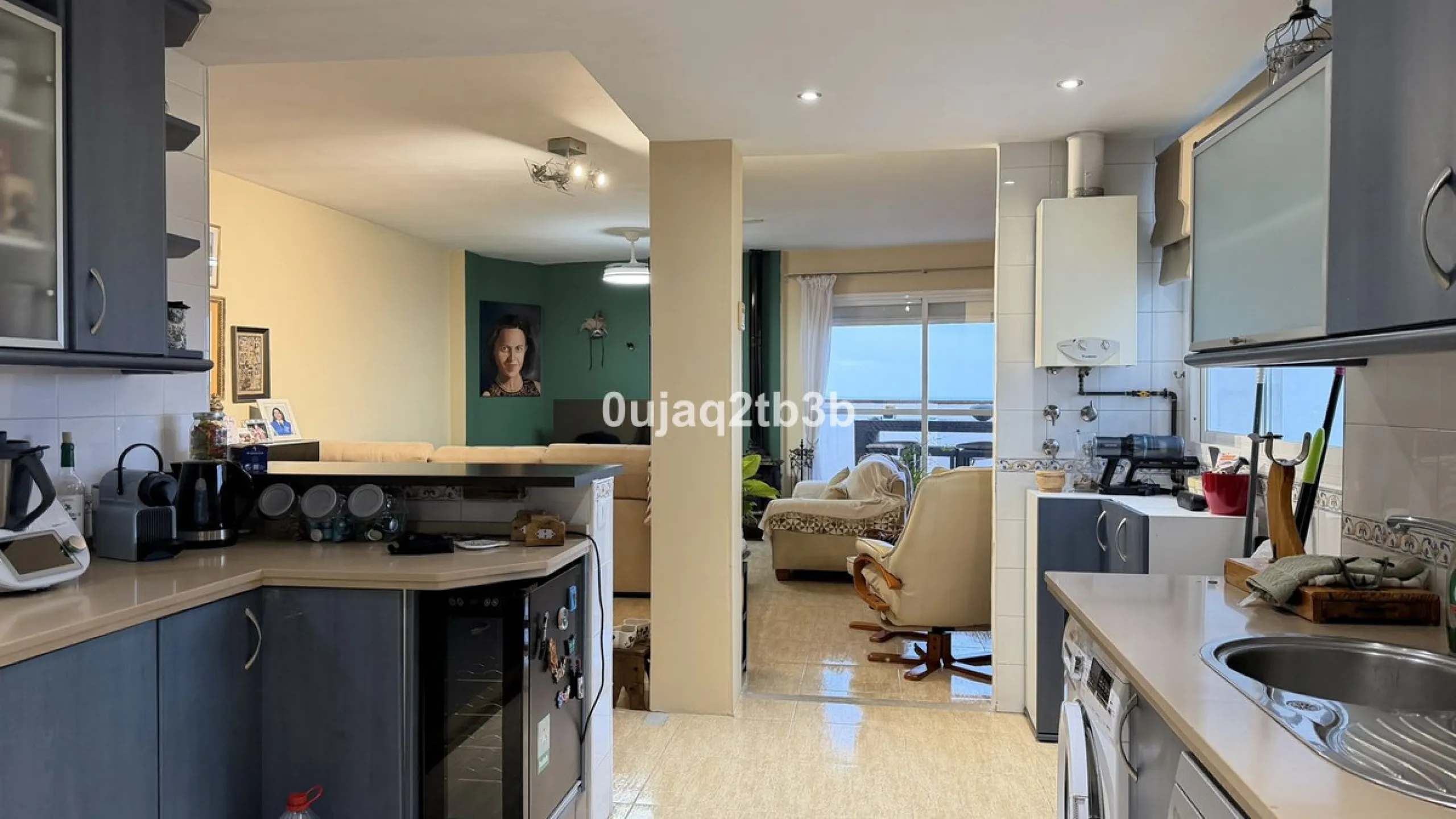 Magnificent penthouse in San Pedro de Alcántara, located in a well-established area with all amenities within walking distance, including shops, landscaped areas, schools and the town centre. The property offers easy and convenient access by car, making i