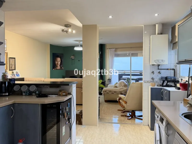 Magnificent penthouse in San Pedro de Alcántara, located in a well-established area with all amenities within walking distance, including shops, landscaped areas, schools and the town centre. The property offers easy and convenient access by car, making i
