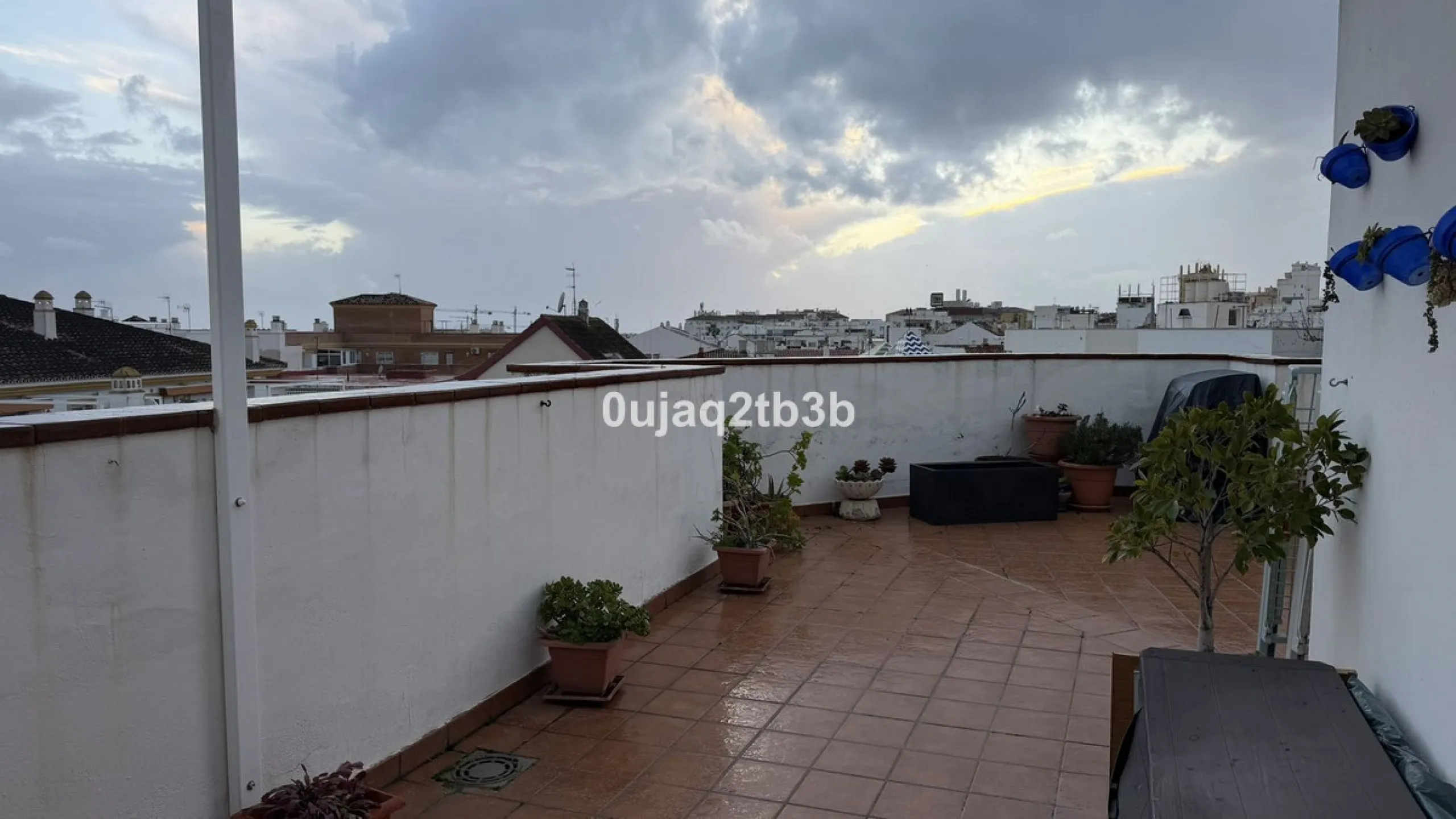 Magnificent penthouse in San Pedro de Alcántara, located in a well-established area with all amenities within walking distance, including shops, landscaped areas, schools and the town centre. The property offers easy and convenient access by car, making i
