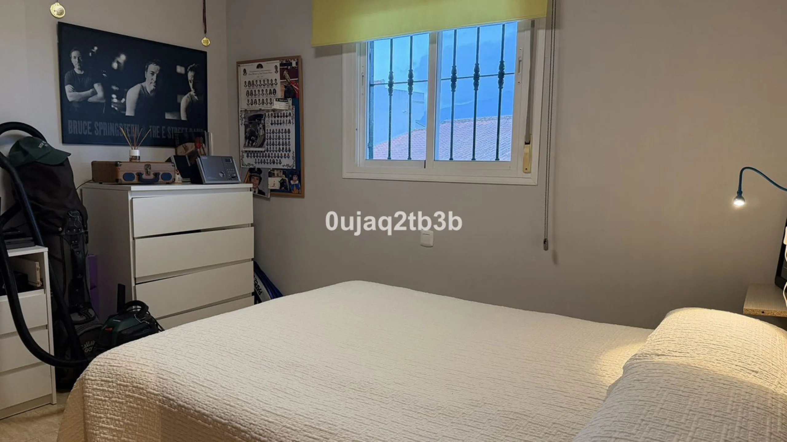 Magnificent penthouse in San Pedro de Alcántara, located in a well-established area with all amenities within walking distance, including shops, landscaped areas, schools and the town centre. The property offers easy and convenient access by car, making i