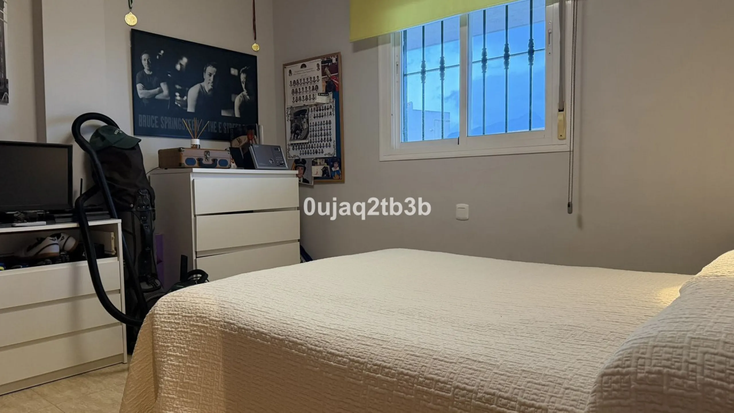 Magnificent penthouse in San Pedro de Alcántara, located in a well-established area with all amenities within walking distance, including shops, landscaped areas, schools and the town centre. The property offers easy and convenient access by car, making i