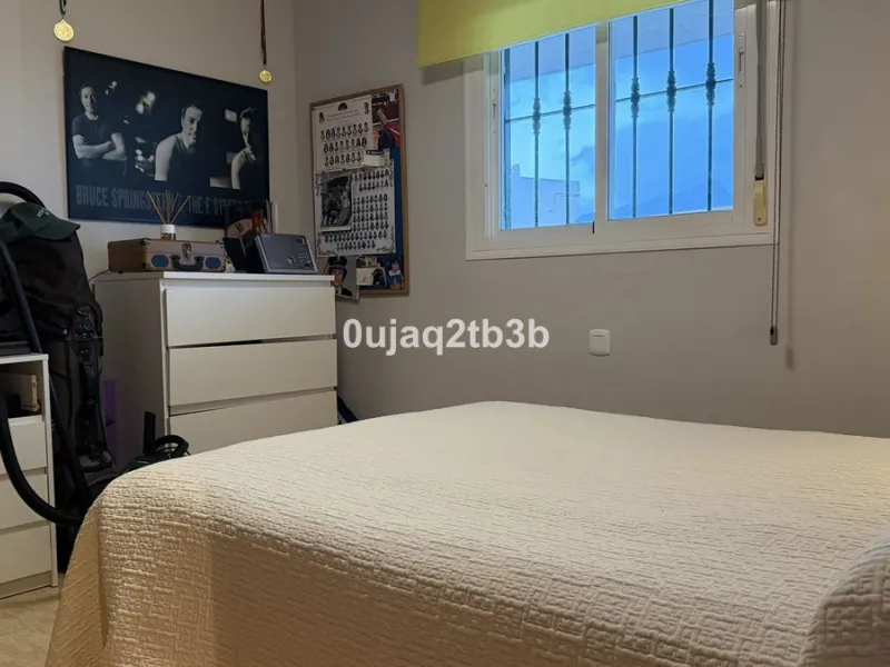 Magnificent penthouse in San Pedro de Alcántara, located in a well-established area with all amenities within walking distance, including shops, landscaped areas, schools and the town centre. The property offers easy and convenient access by car, making i