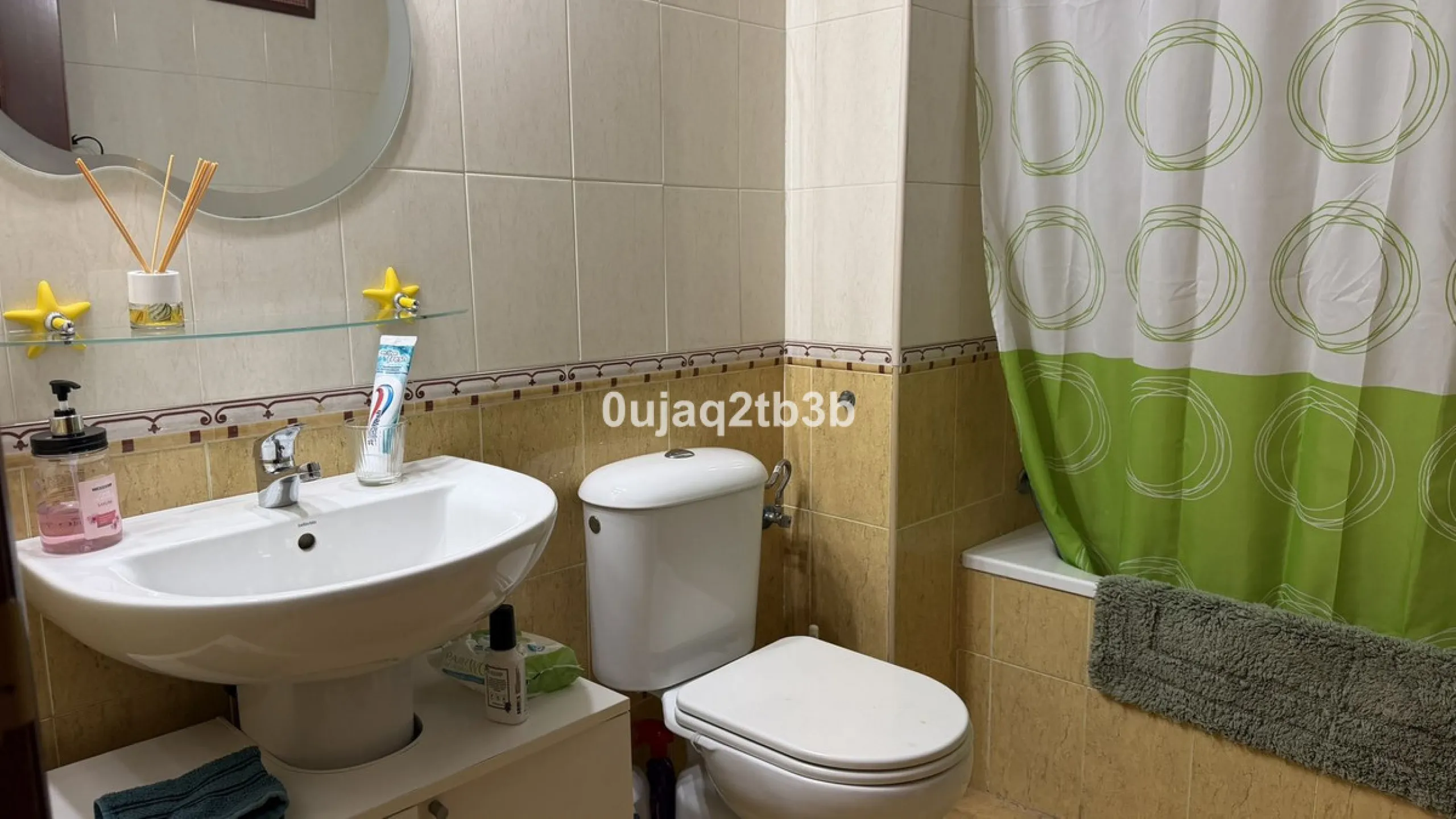 Magnificent penthouse in San Pedro de Alcántara, located in a well-established area with all amenities within walking distance, including shops, landscaped areas, schools and the town centre. The property offers easy and convenient access by car, making i