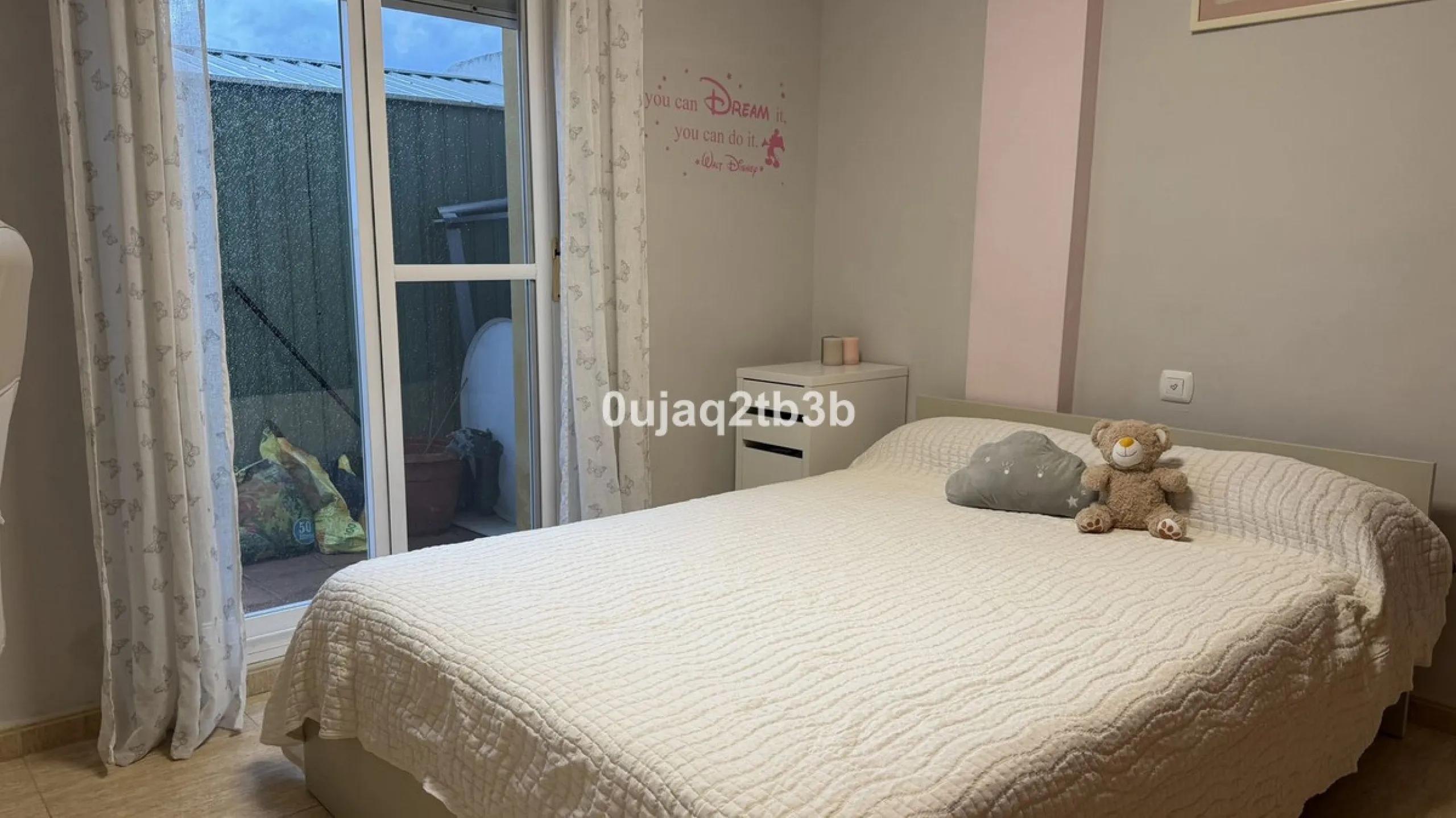 Magnificent penthouse in San Pedro de Alcántara, located in a well-established area with all amenities within walking distance, including shops, landscaped areas, schools and the town centre. The property offers easy and convenient access by car, making i