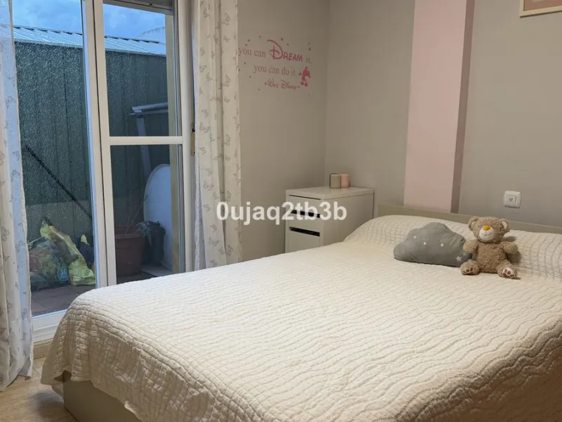 Magnificent penthouse in San Pedro de Alcántara, located in a well-established area with all amenities within walking distance, including shops, landscaped areas, schools and the town centre. The property offers easy and convenient access by car, making i