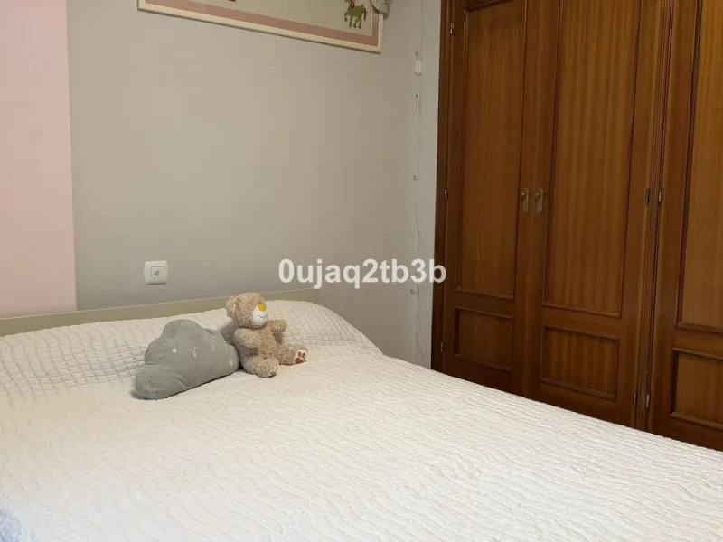 Magnificent penthouse in San Pedro de Alcántara, located in a well-established area with all amenities within walking distance, including shops, landscaped areas, schools and the town centre. The property offers easy and convenient access by car, making i