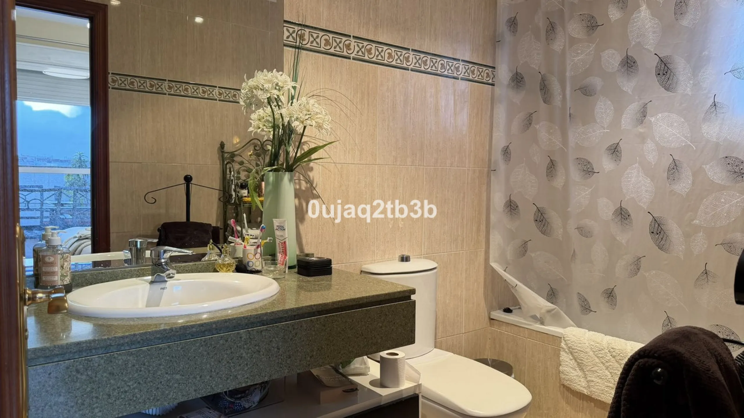 Magnificent penthouse in San Pedro de Alcántara, located in a well-established area with all amenities within walking distance, including shops, landscaped areas, schools and the town centre. The property offers easy and convenient access by car, making i