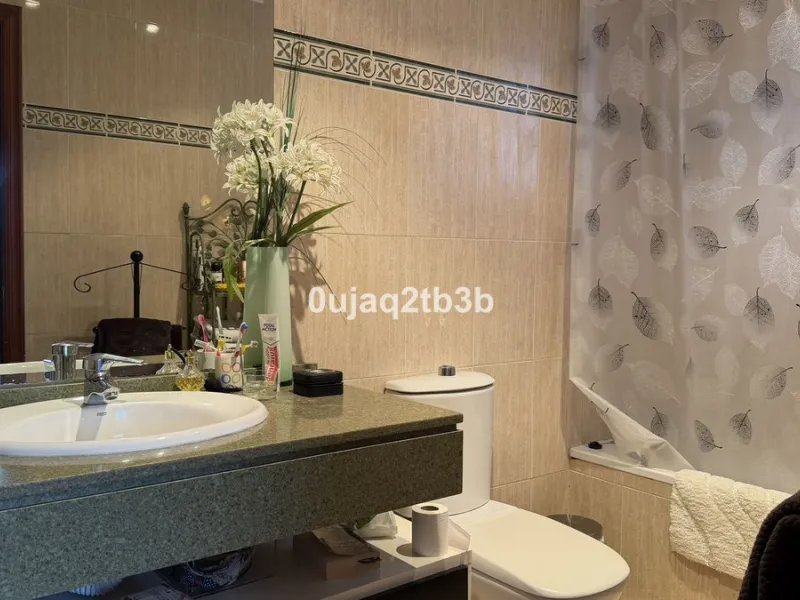 Magnificent penthouse in San Pedro de Alcántara, located in a well-established area with all amenities within walking distance, including shops, landscaped areas, schools and the town centre. The property offers easy and convenient access by car, making i