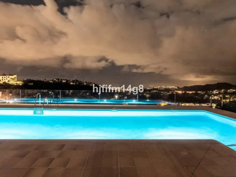 Discover a stunning apartment with the charm and feel of a townhouse in the exclusive Las Colinas de Marbella. This exceptional property, with a total of 241m² (152m² interior plus 89m² of terraces), combines space, natural light, and panoramic views, off