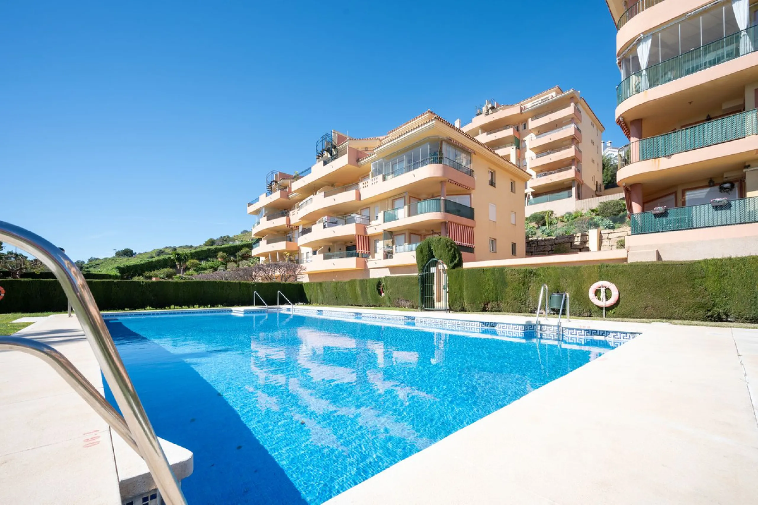Bright apartment with panoramic views and sunny terrace.