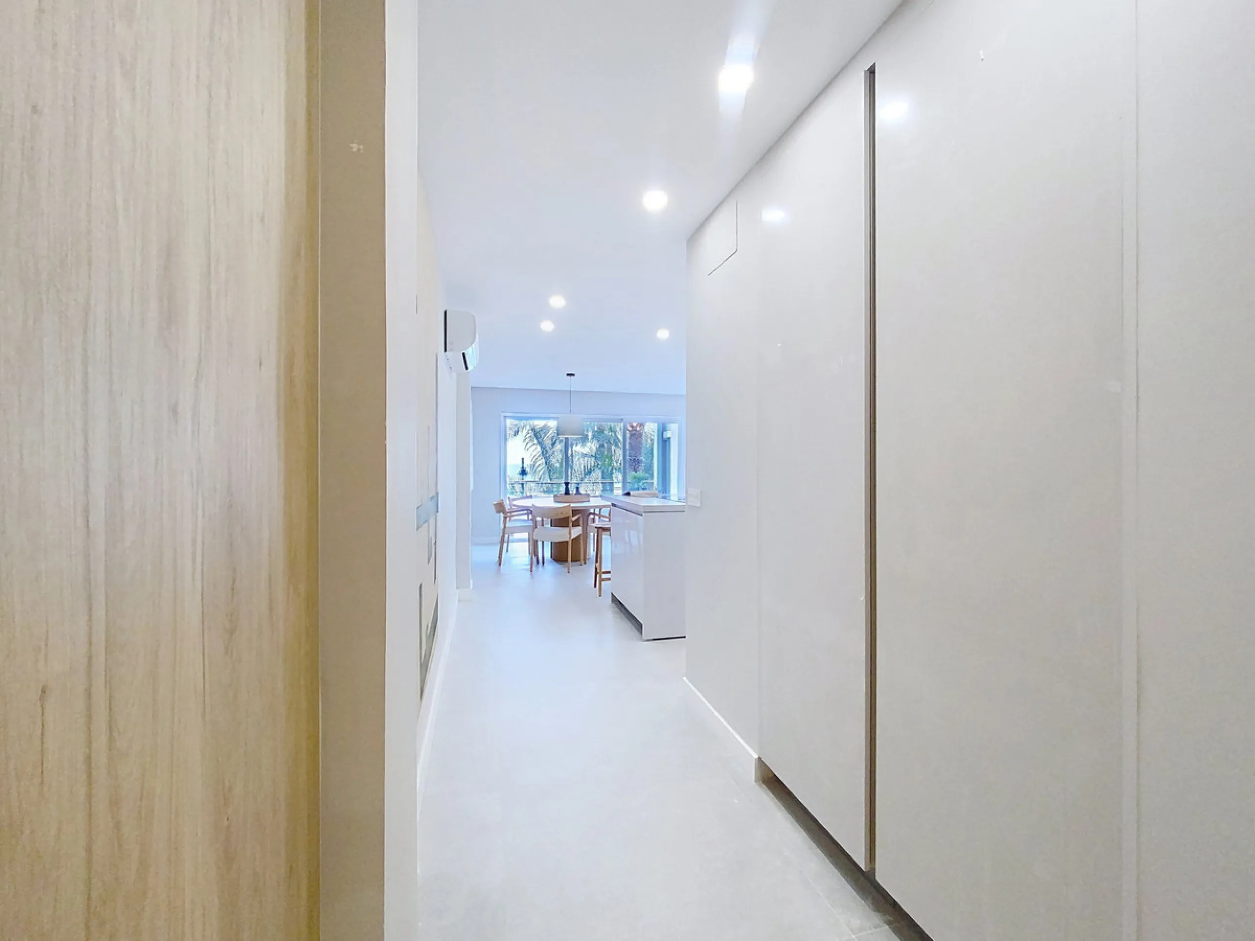 Located right on Estepona's Paseo Marítimo, one of the most iconic and sought-after locations in the town center, this exclusive beachfront apartment has been recently and completely refurbished to the highest standards. It offers an exceptional combinati