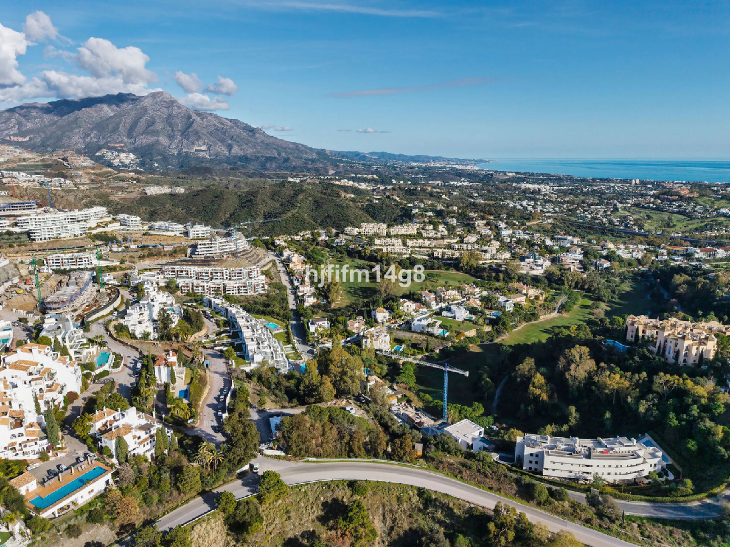 Discover a stunning apartment with the charm and feel of a townhouse in the exclusive Las Colinas de Marbella. This exceptional property, with a total of 241m² (152m² interior plus 89m² of terraces), combines space, natural light, and panoramic views, off