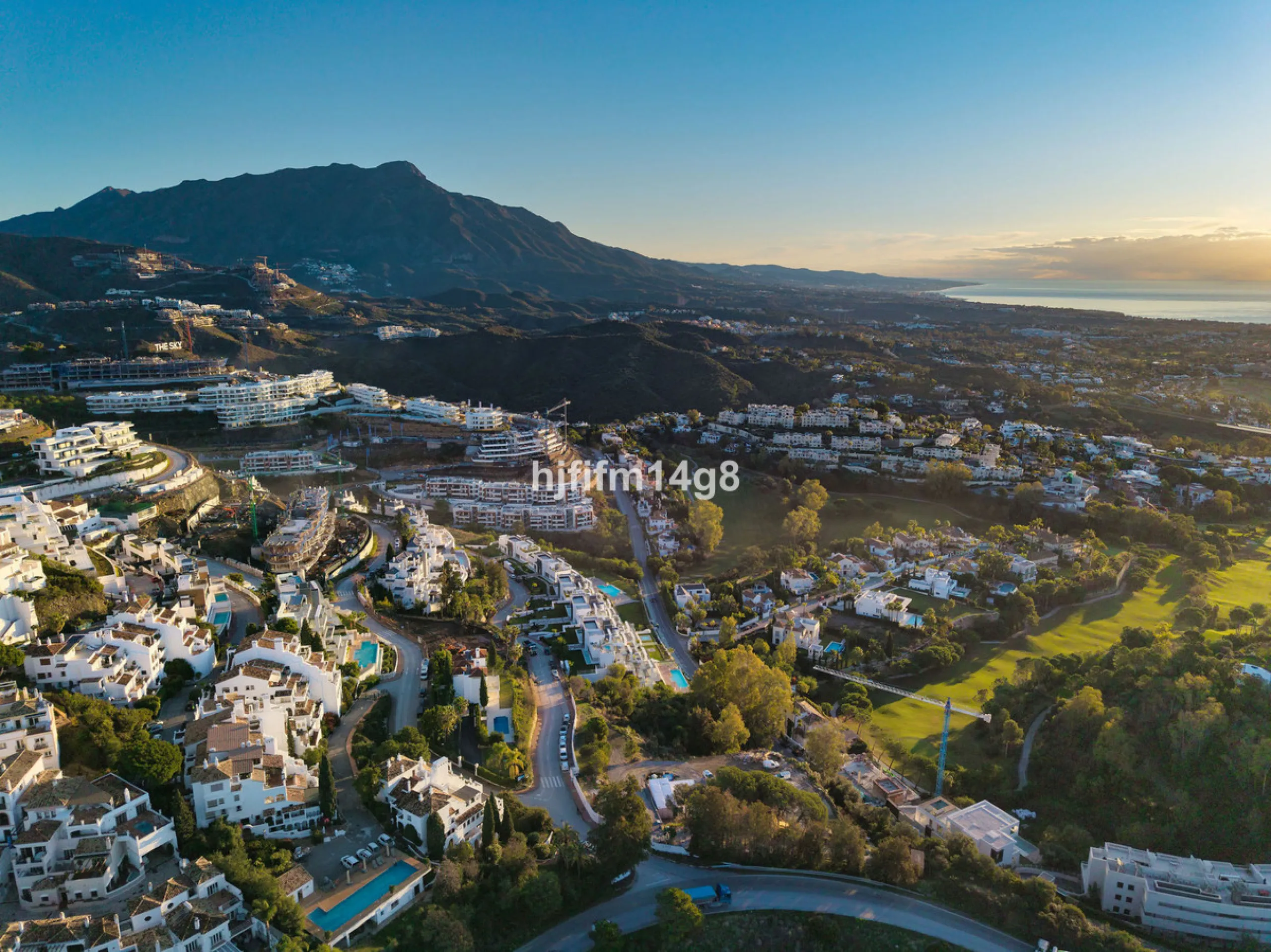 Discover a stunning apartment with the charm and feel of a townhouse in the exclusive Las Colinas de Marbella. This exceptional property, with a total of 241m² (152m² interior plus 89m² of terraces), combines space, natural light, and panoramic views, off