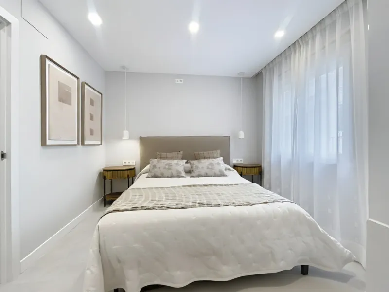 Located right on Estepona's Paseo Marítimo, one of the most iconic and sought-after locations in the town center, this exclusive beachfront apartment has been recently and completely refurbished to the highest standards. It offers an exceptional combinati