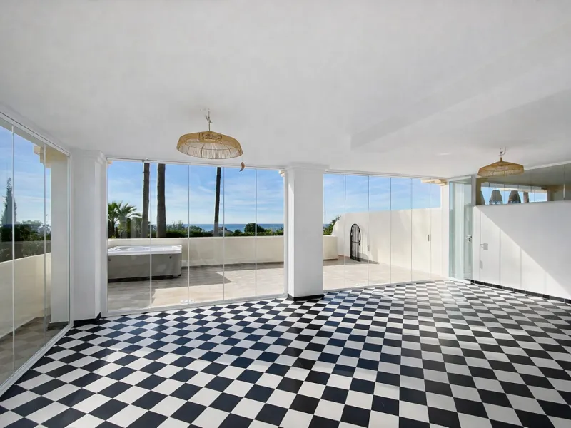Apartment - Middle Floor Apartment в продаже в Estepona, Málaga. В доме 2 спален и 2 ванных комнат. Площадь дома 95 м²